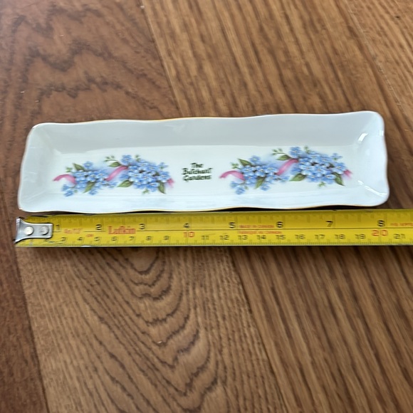 Butchart Gardens Dish - Picture 4 of 5